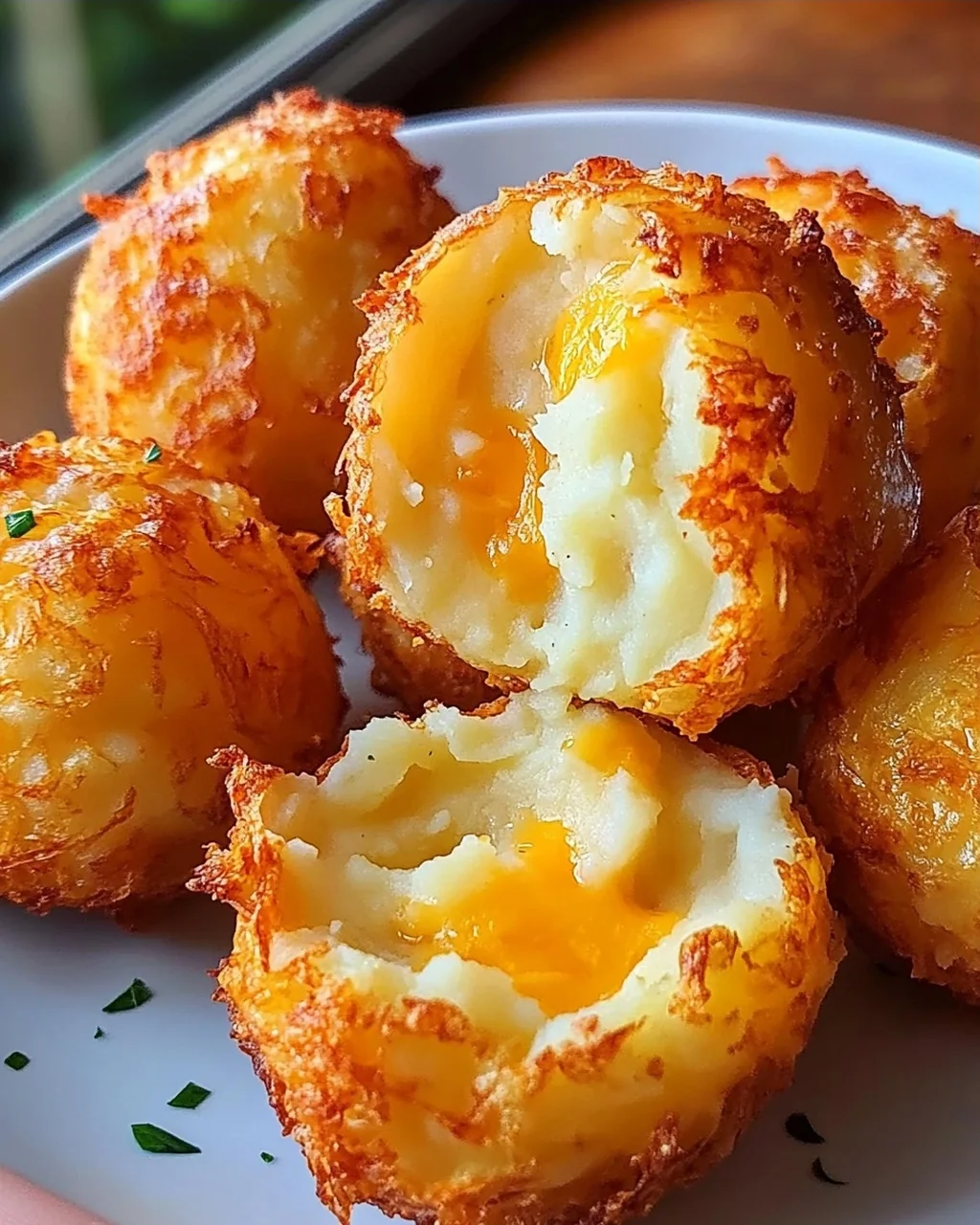 Knusprige Kartoffelpüree Käsebällchen